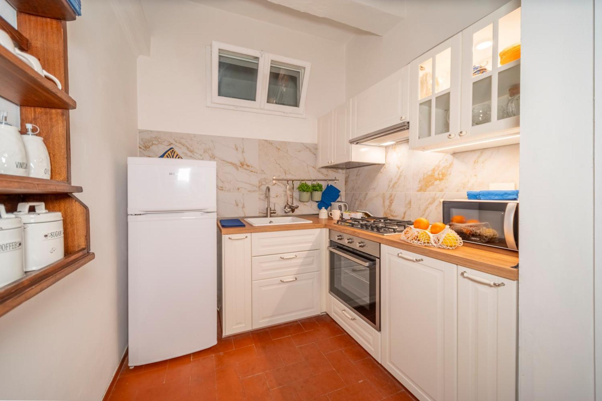 Loving Santo Spirito Apartment